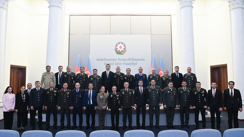 XİN-də "Strateji araşdırmalar və dövlət müdafiəsini idarəetmə akademik kursu"nun iştirakçıları ilə görüş keçirildi