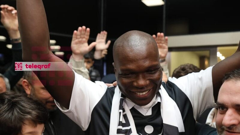 Ulduz futbolçu Bakıda belə qarşılandı  –