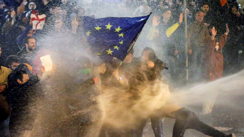 Almaniya və Gürcüstan arasında nə baş verir?