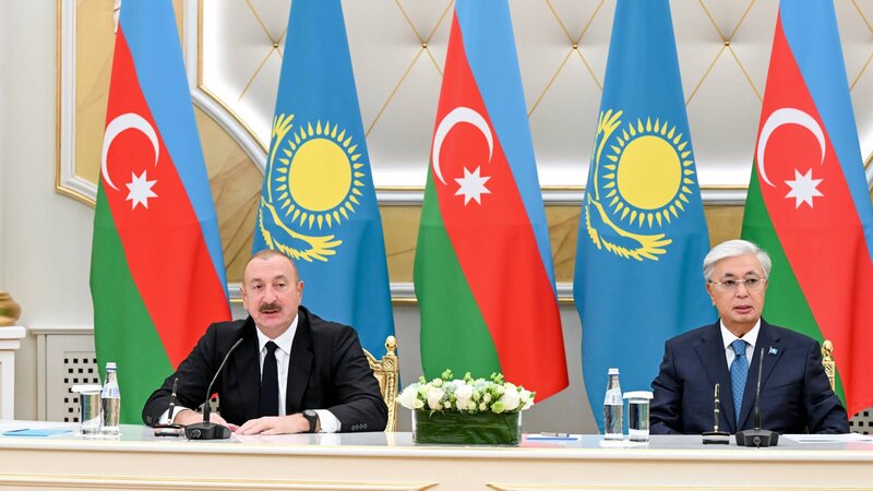 Azərbaycan və Qazaxıstan prezidentləri mətbuata bəyanatlarla çıxış ediblər -