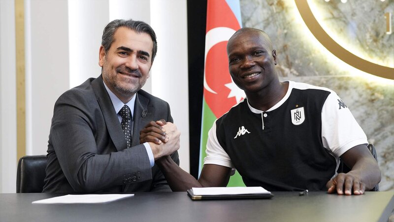 “Neftçi" Abubakarla müqavilə imzaladığını açıqladı