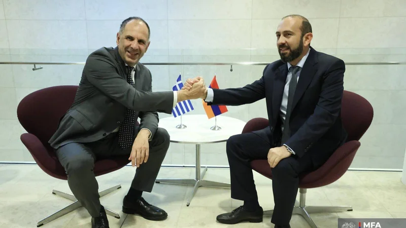 Ermənistan və Yunanıstan Tramp yolunu müzakirə etdi