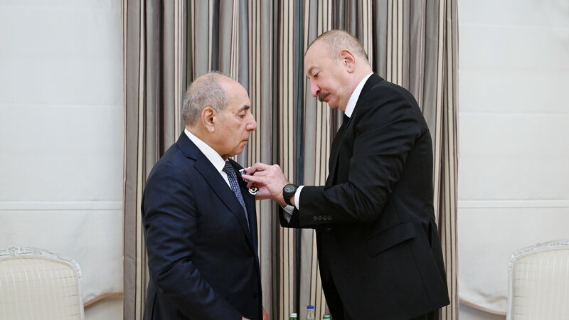 Prezident Yaqub Eyyubova “İstiqlal” ordenini təqdim edib -