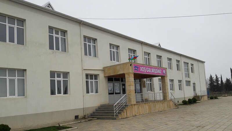 Daha bir məktəb direktoru vəzifəsindən azad edildi