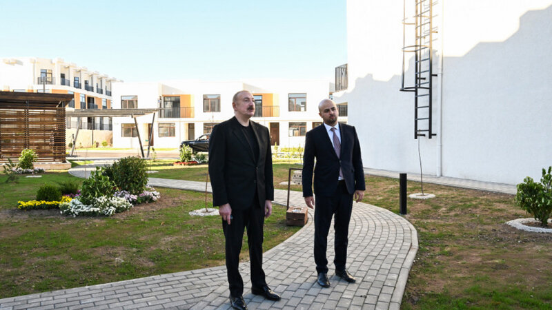 İlham Əliyev Zəngilanda 104 mənzilli yaşayış kompleksində görülmüş işlərlə tanış olub