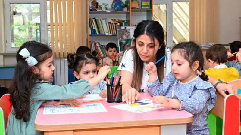 Tərbiyəçi-müəllim vakansiyası üzrə qeydiyyat başlayır