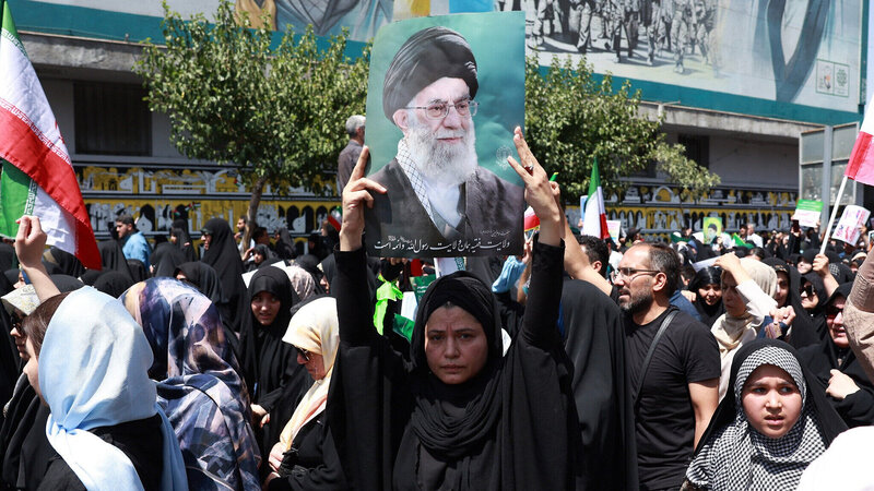 İranda hakimiyyət dəyişikliyinin anonsu verildi