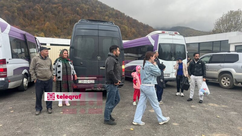 Ağdərənin Vəngli kəndinə köçən ailələrə mənzillərin açarları təqdim edildi -