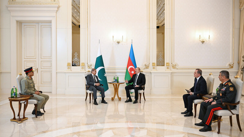 Prezident İlham Əliyev Pakistanın Baş naziri ilə görüşdü -