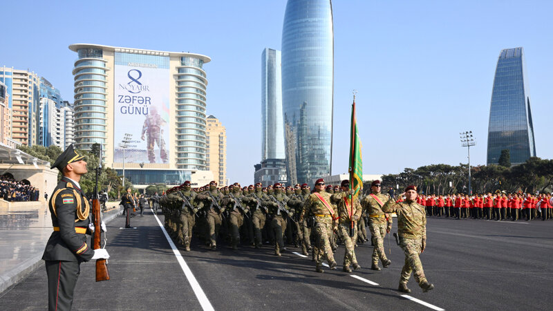 Zəfər paradı tarixi qələbənin təcəssümü idi -