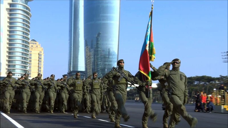 Hərbi paradda “Qartal” xüsusi təyinatlılarından ibarət heyət belə keçid etdi -