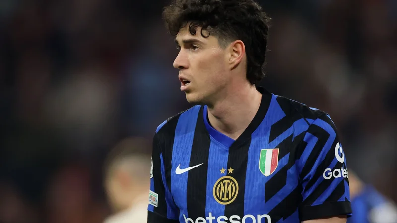 "Qarabağ"ın rəqibi 100 milyon avroya müdafiəçi alır