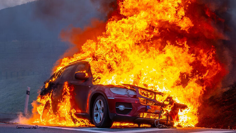 Hindistanın paytaxtında avtomobil partladı - Yaralananlar var