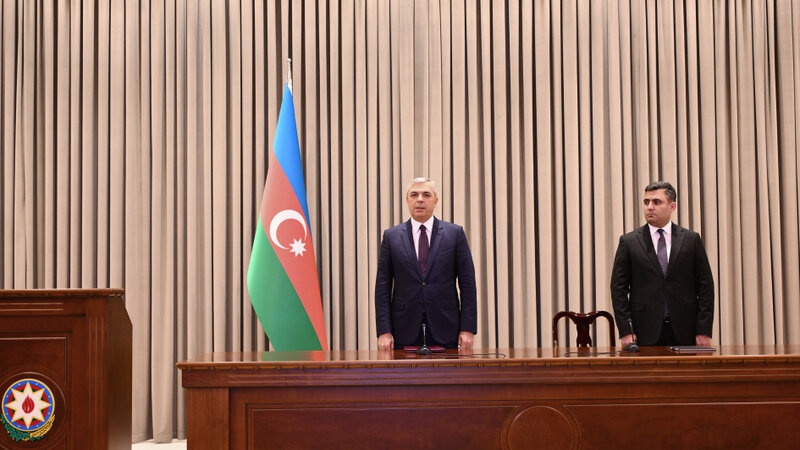 Samir Nuriyev Ceyhun Cəlilovu kollektivə təqdim etdi