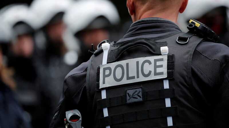 Polis Paris dəmiryol vağzalındakı silahlı şəxsi yaraladı