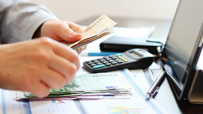 Orta aylıq əməkhaqqı 1087 manata çatıb