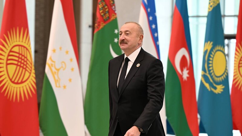 Prezident İlham Əliyev Daşkənddəki Konqres Mərkəzinə gəlib