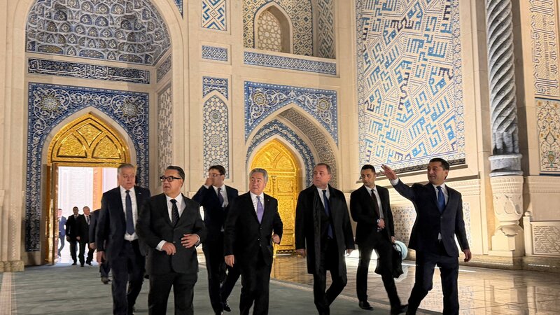 Nazirlər Daşkənddə İslam Sivilizasiyası Mərkəzini ziyarət ediblər