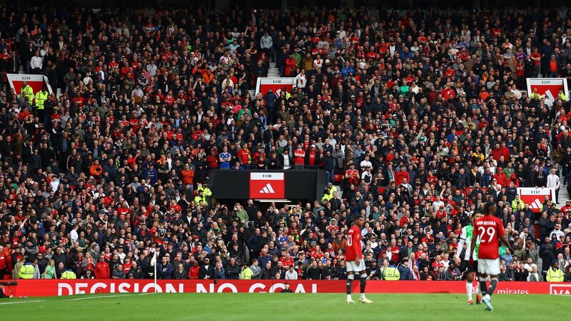 İngiltərədə 19 yaşlı azarkeş həbs olundu