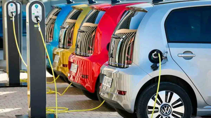Elektrikli avtomobillərin idxalı artdı