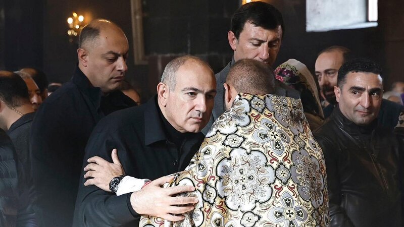 Paşinyanın partiyası Eçmiədzini tək idarə edəcək -