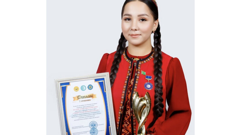 “Türk xalqlarının ən yaxşı tələbəsi” seçildi