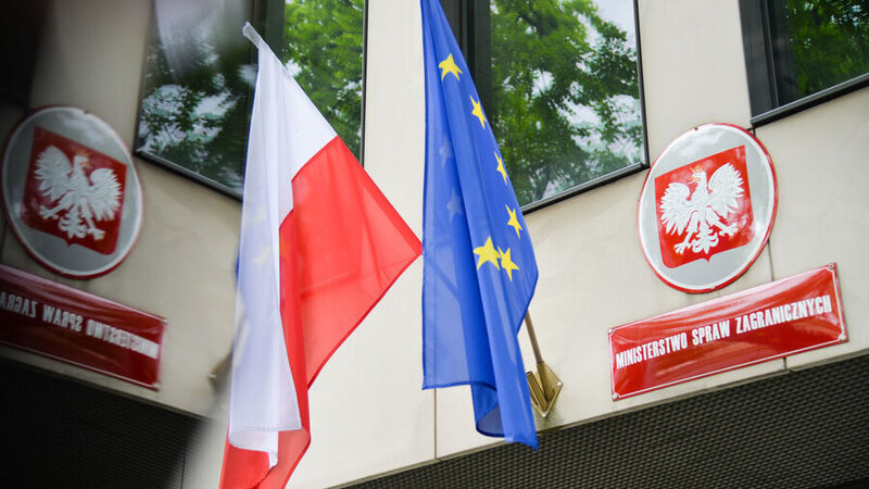 Rusiyalı diplomat Polşa XİN-ə çağırıldı