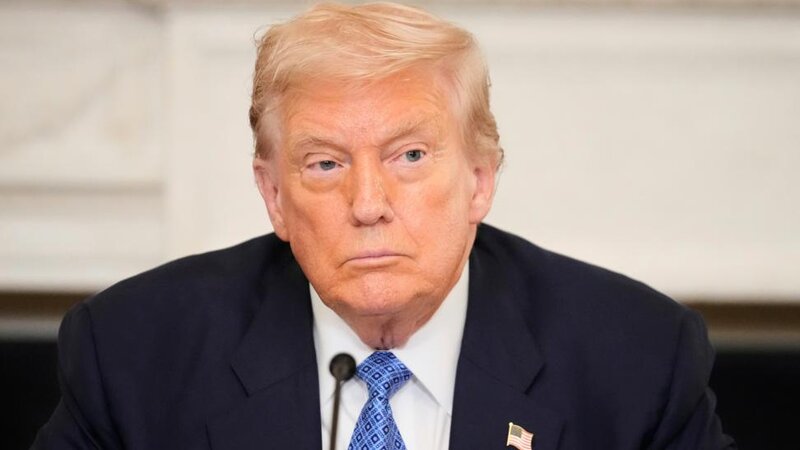 Trampın reytinqi rekord səviyyədə aşağı düşdü