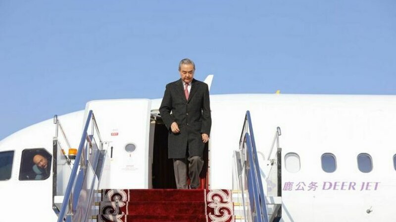 Çin xarici işlər naziri Qırğızıstanda rəsmi səfərdədir