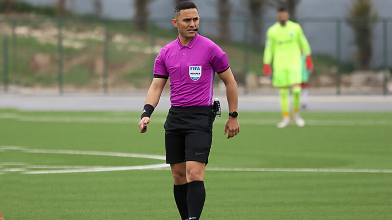 Zədəyə görə bu oyunun hakimi dəyişdirildi