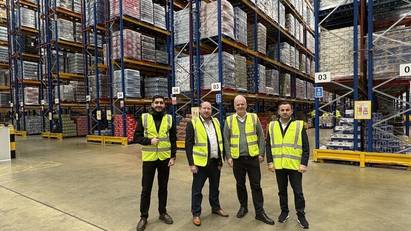 “Veysəloğlu Distribusiya”nın rəhbər heyəti Böyük Britaniyada qabaqcıl logistika təcrübələri ilə tanış olub