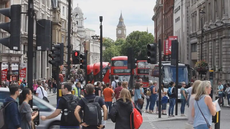 Londonda yaşayış icazəsi almaq qaydası sərtləşdirilə bilər