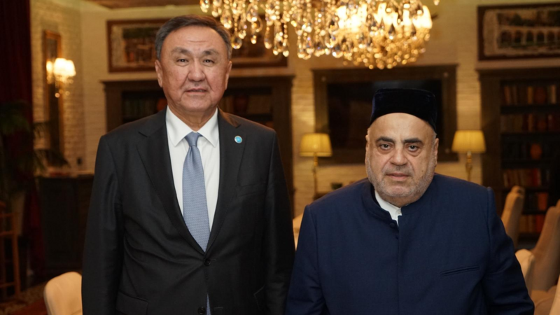 TDT-nin Baş katibi  Allahşükür Paşazadə ilə görüşdü