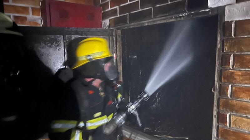 Bakıda çoxmərtəbəli yaşayış binasındakı yanğın söndürüldü -