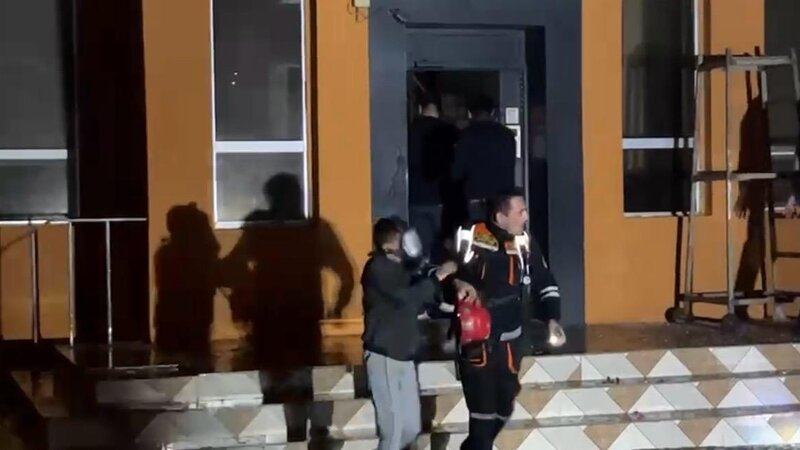 Yasamalda yaşayış binasında yanğın -