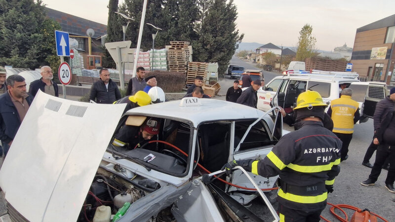 FHN Şəmkirdə baş verən yol qəzası ilə bağlı məlumat yaydı -