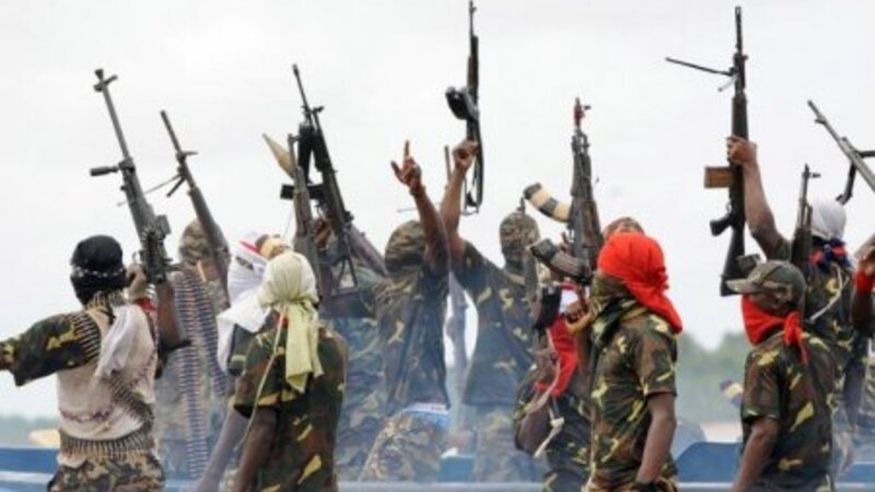 Nigeriyada məktəbə silahlı hücum -