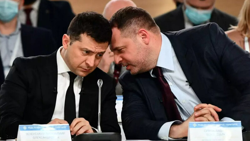 Zelenski və Yermak "Instagram"da bir-birini izləmədən çıxardı