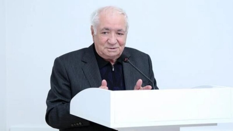 Prezident Vahid Əzizi təltif etdi