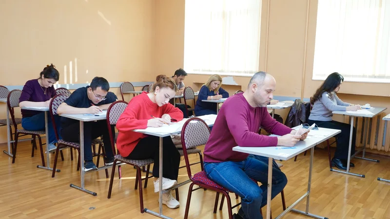 DİM bu gün xarici dillər üzrə fəlsəfə doktoru imtahanı keçirdi