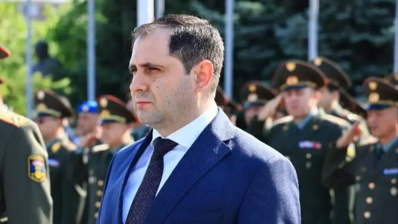 Ermənistan müdafiə naziri: