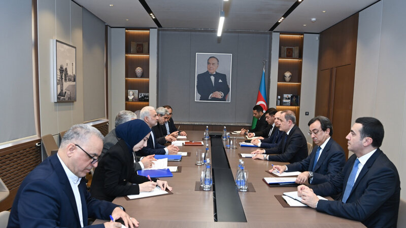 Ceyhun Bayramov İranın xarici işlər nazirinin müavini ilə görüşdü