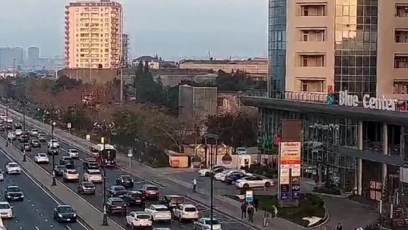 Bakının bu küçələrində sıxlıq var -