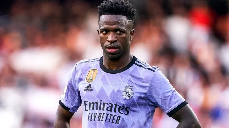 “Real Madrid” Vinisius üçün 230 milyon avroluq təklif alıb