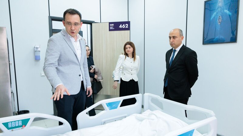 Emin Əmrullayev Mərkəzi Asiya Universitetinin rəhbər heyəti və QS prezidenti ilə görüşüb