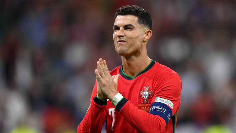 FIFA Ronaldunu cəzalandırdı