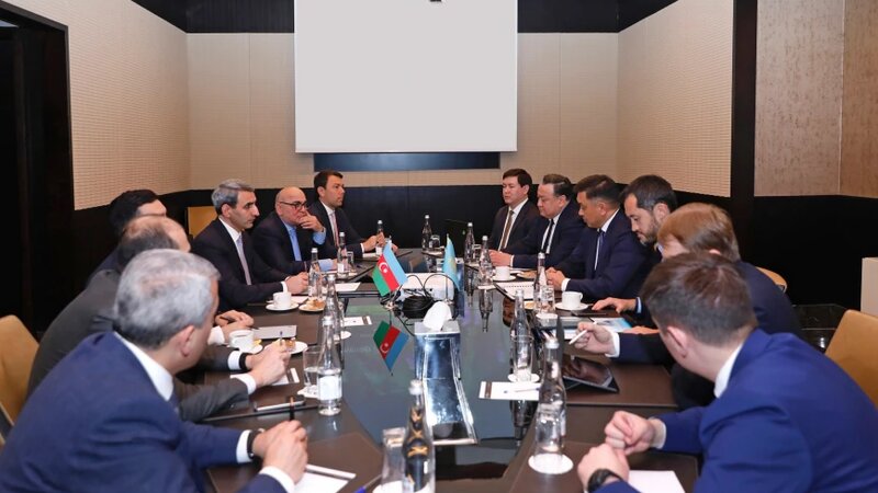 Azərbaycan və Qazaxıstan dəmir yolu sahəsində əməkdaşlığı genişləndirir