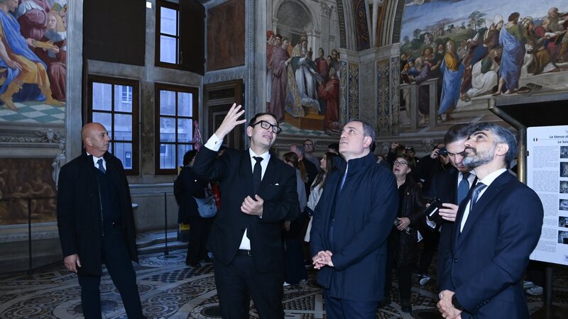 Ceyhun Bayramov Müqəddəs Pyotr Bazilikası ilə tanış oldu -