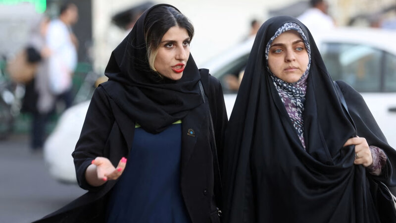 Xamenei hicabla bağlı göstəriş verdi