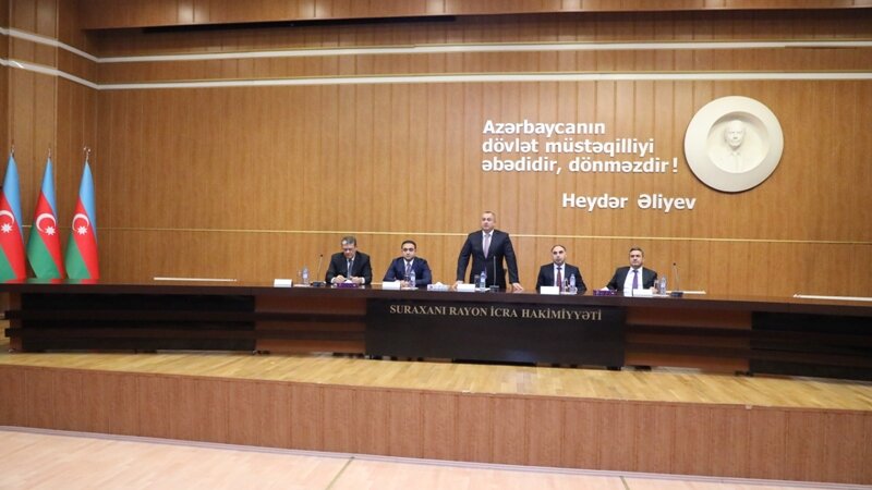 Bakıda qarlı havalara hazırlıqla bağlı müzakirələr aparıldı